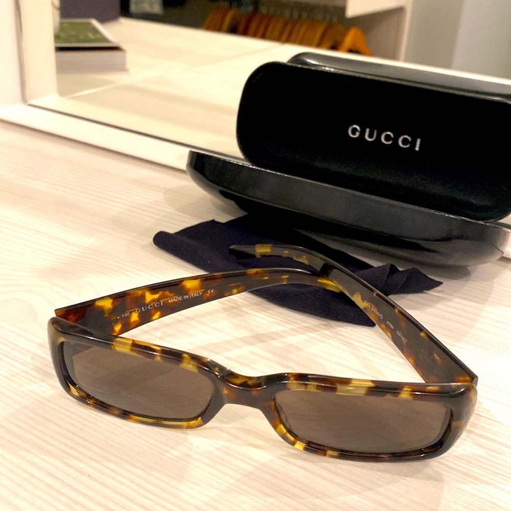 Vintage Tortoise Gucci Sunglasses (by original owner) 140 GG2450/S 4TM 52017